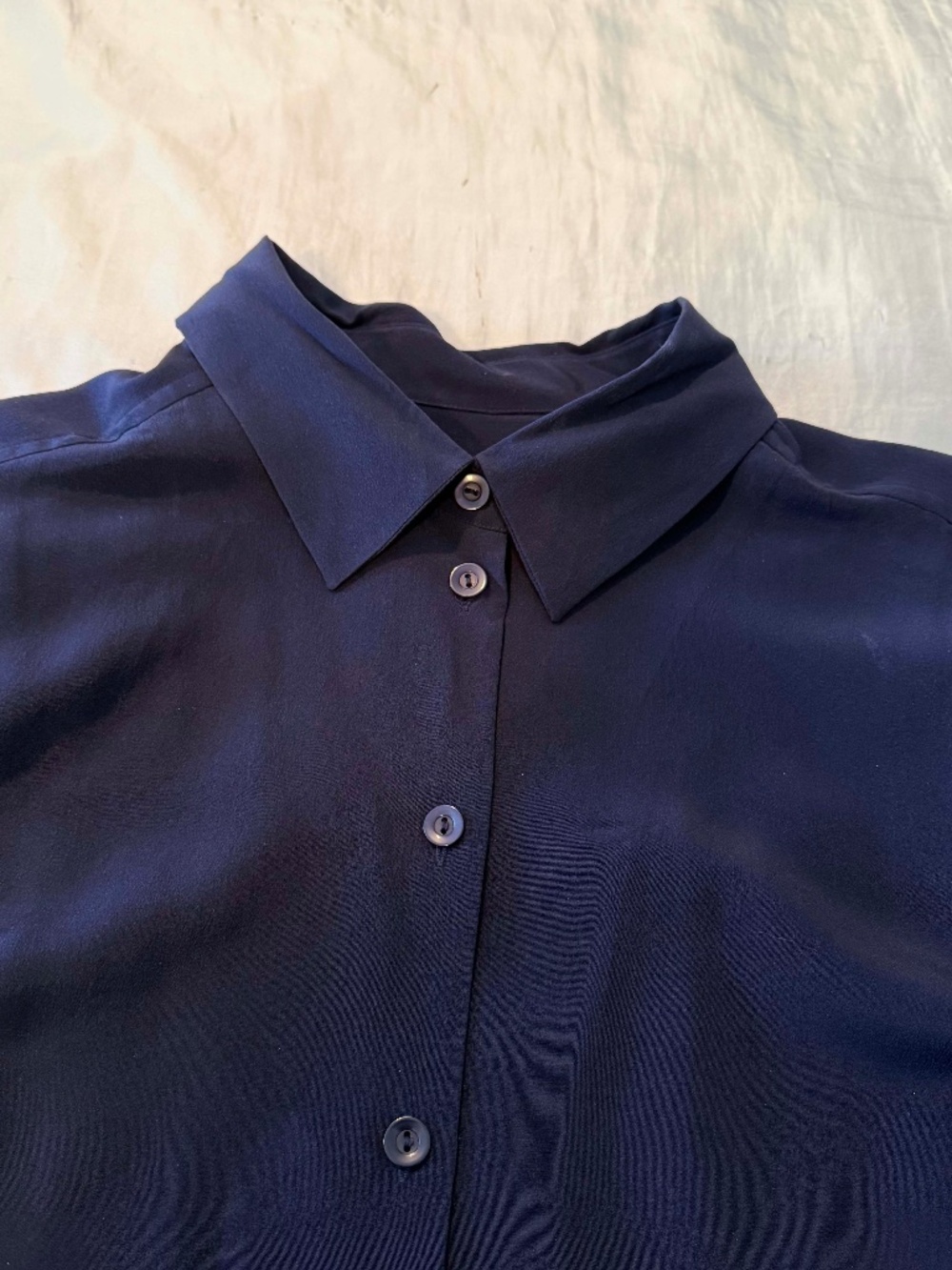 BLOUSE, 100% SILK, NAVY, SIZE 22W, BUTTON FRONT, LONG SLEEVES WITH CUFFS, SIDE